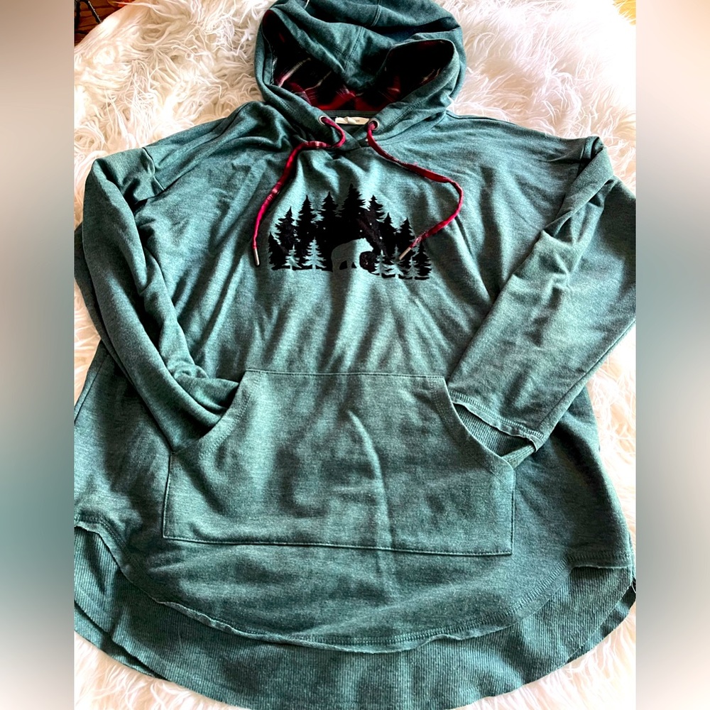 Green hoodie with plaid detail